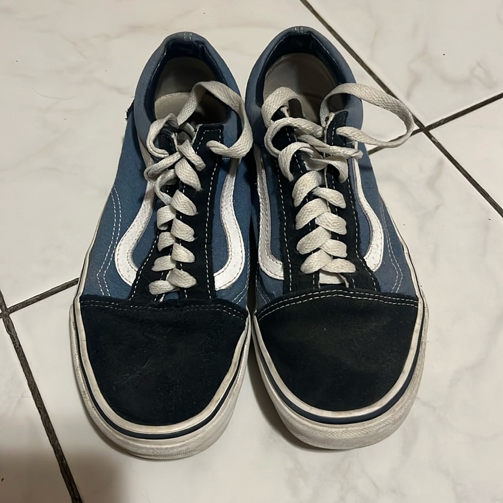 Tri-colored (blue, white, and black) 6.5 Women’s ‘Old Skool’ Vans shoes